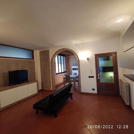 M & M Pinzi Suite Apartment Montepulciano Stazione Exterior photo